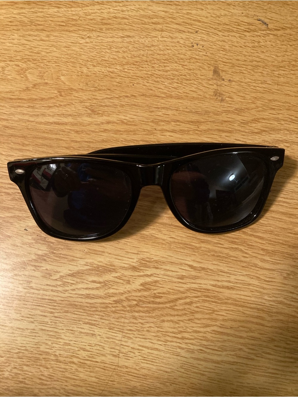 Sleek Black Wayfarer Sunglasses
